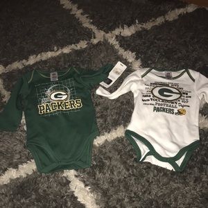 2 nfl greenbay packers onesies NWT